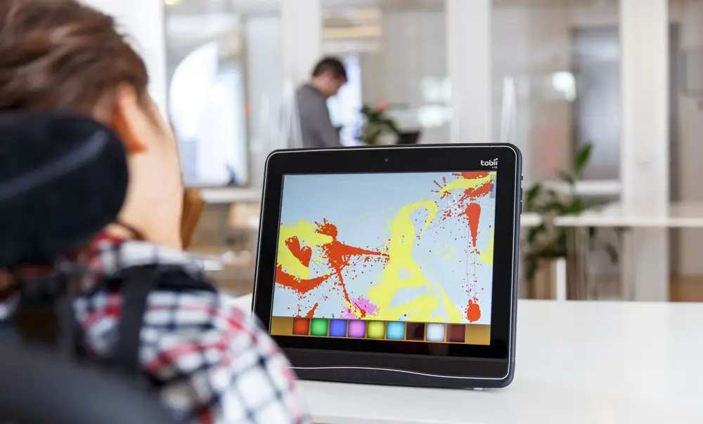 disegnare con gli occhi grazie ai comunicatori